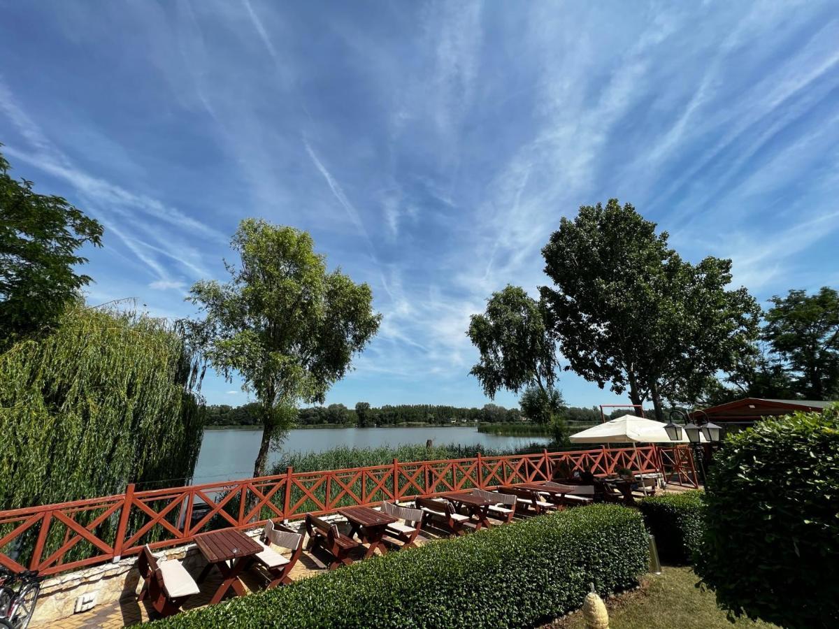 Martoni Resort & Restaurant Szigetszentmarton ภายนอก รูปภาพ