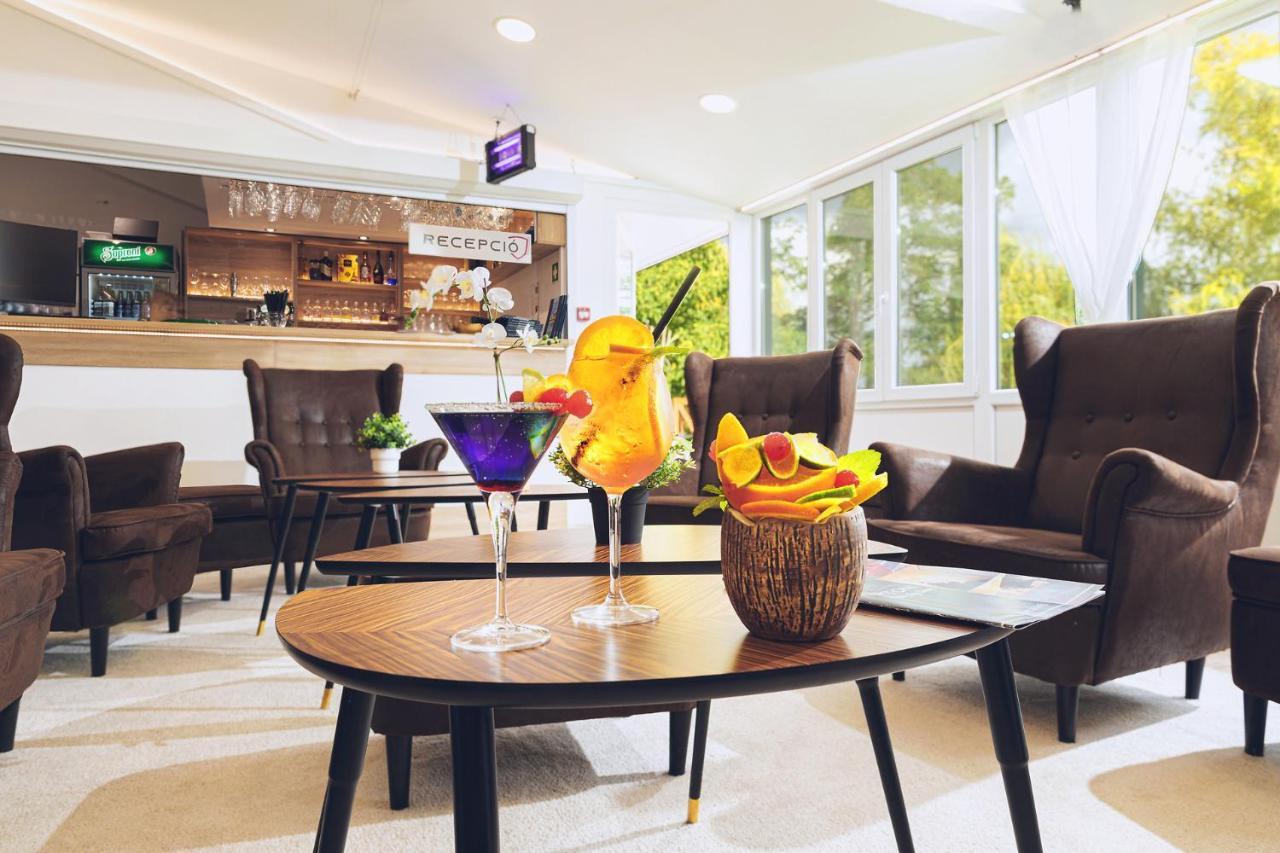 Martoni Resort & Restaurant Szigetszentmarton ภายนอก รูปภาพ