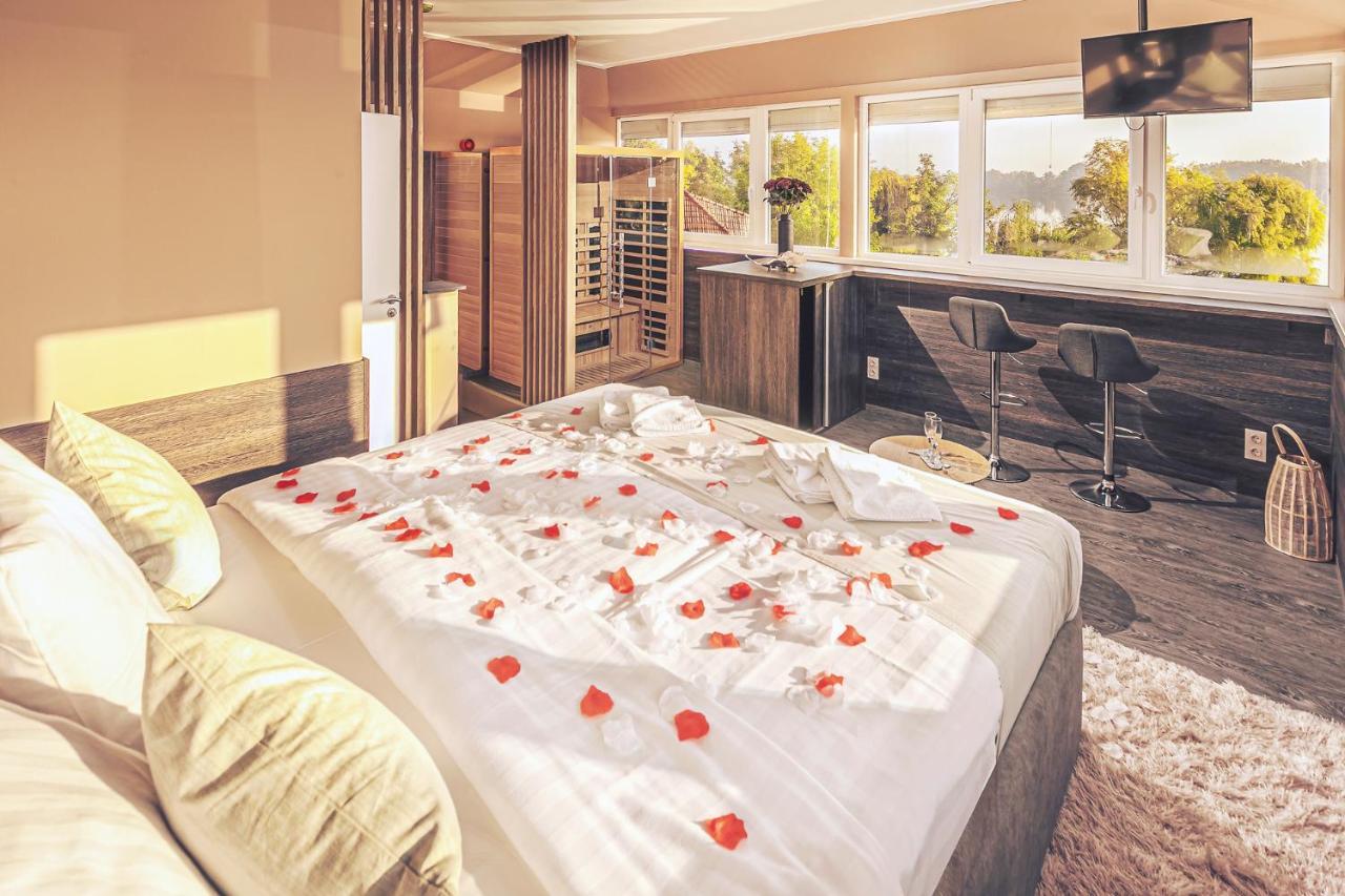 Martoni Resort & Restaurant Szigetszentmarton ภายนอก รูปภาพ