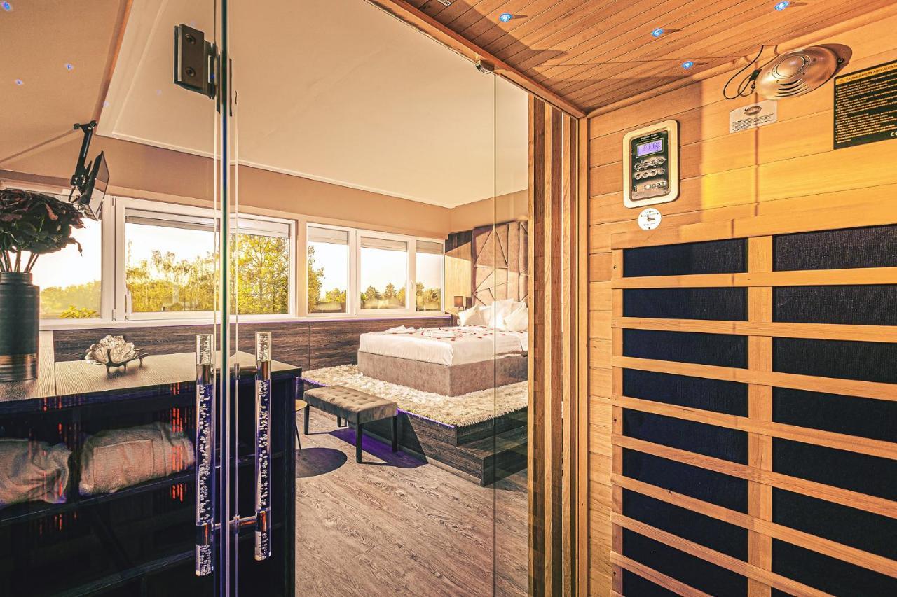 Martoni Resort & Restaurant Szigetszentmarton ภายนอก รูปภาพ